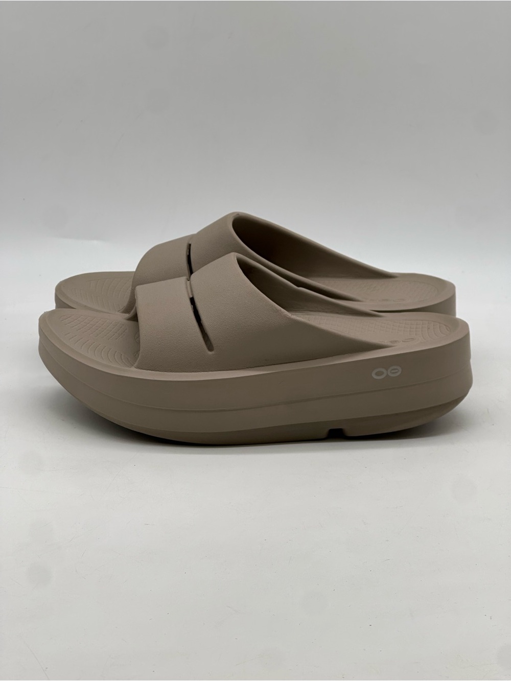 OOFOS OOmega OOahh Wedge Sandals. Size 8 - Picture 6 of 10